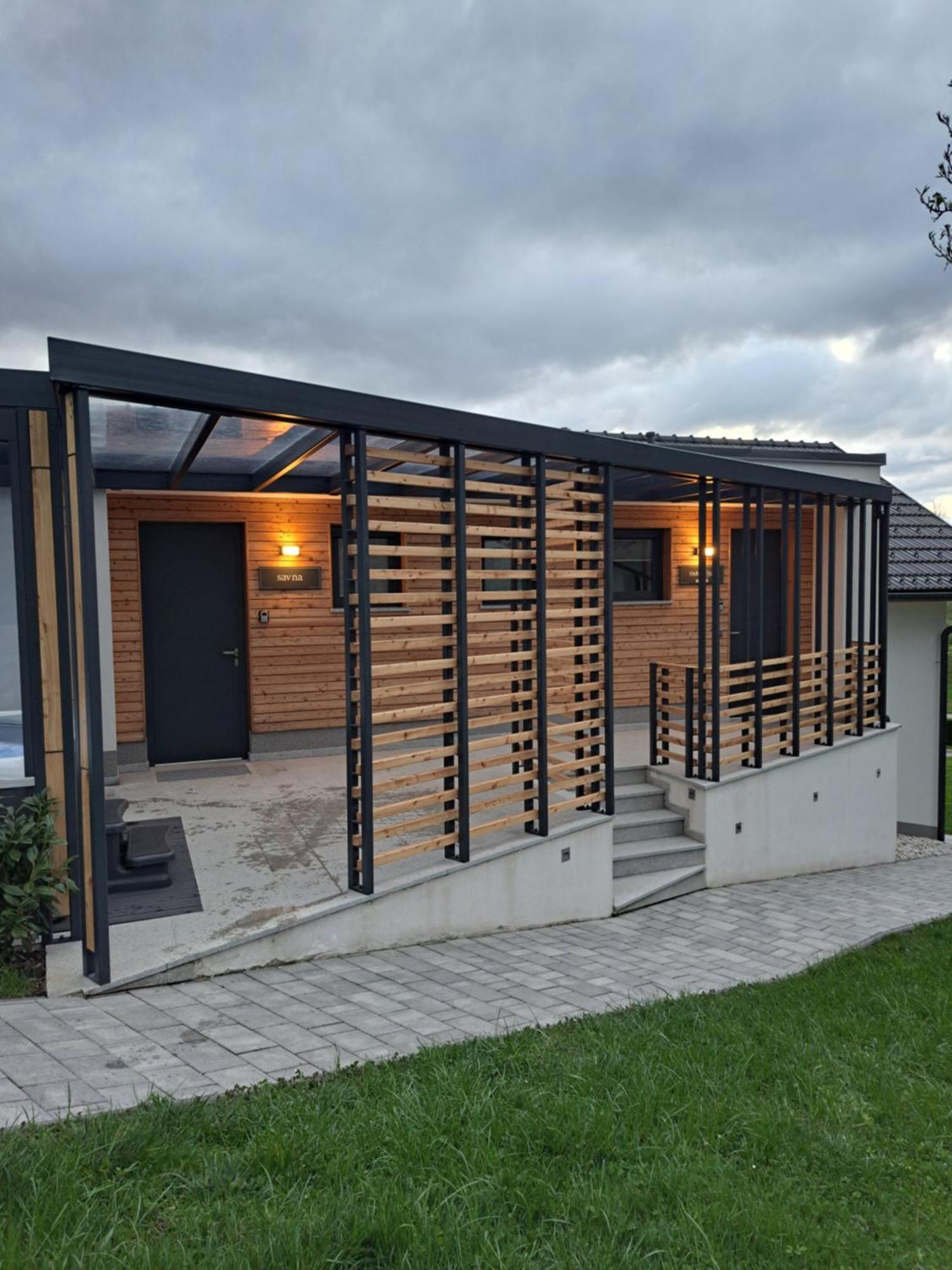 شقة S&B'S Retreat Godovic المظهر الخارجي الصورة